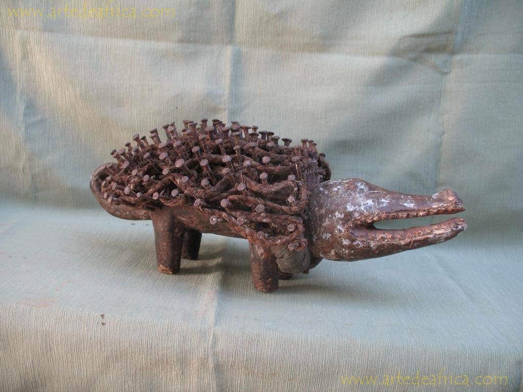 COCODRILO NKISSI DE CLAVOS