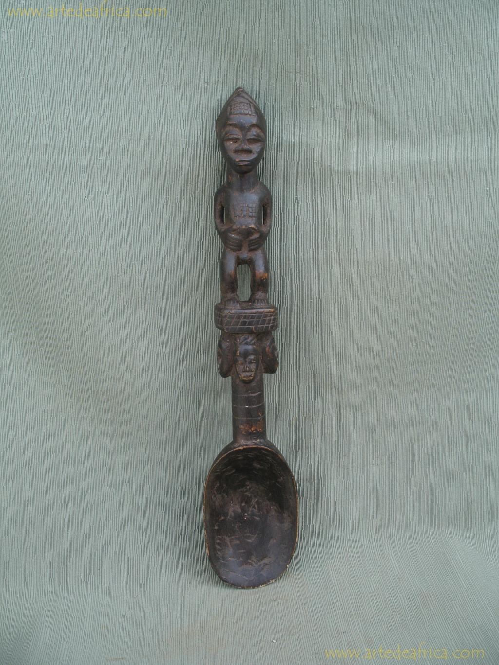 CUCHARA DE CEREMONIA CON FIGURA MASCULINA