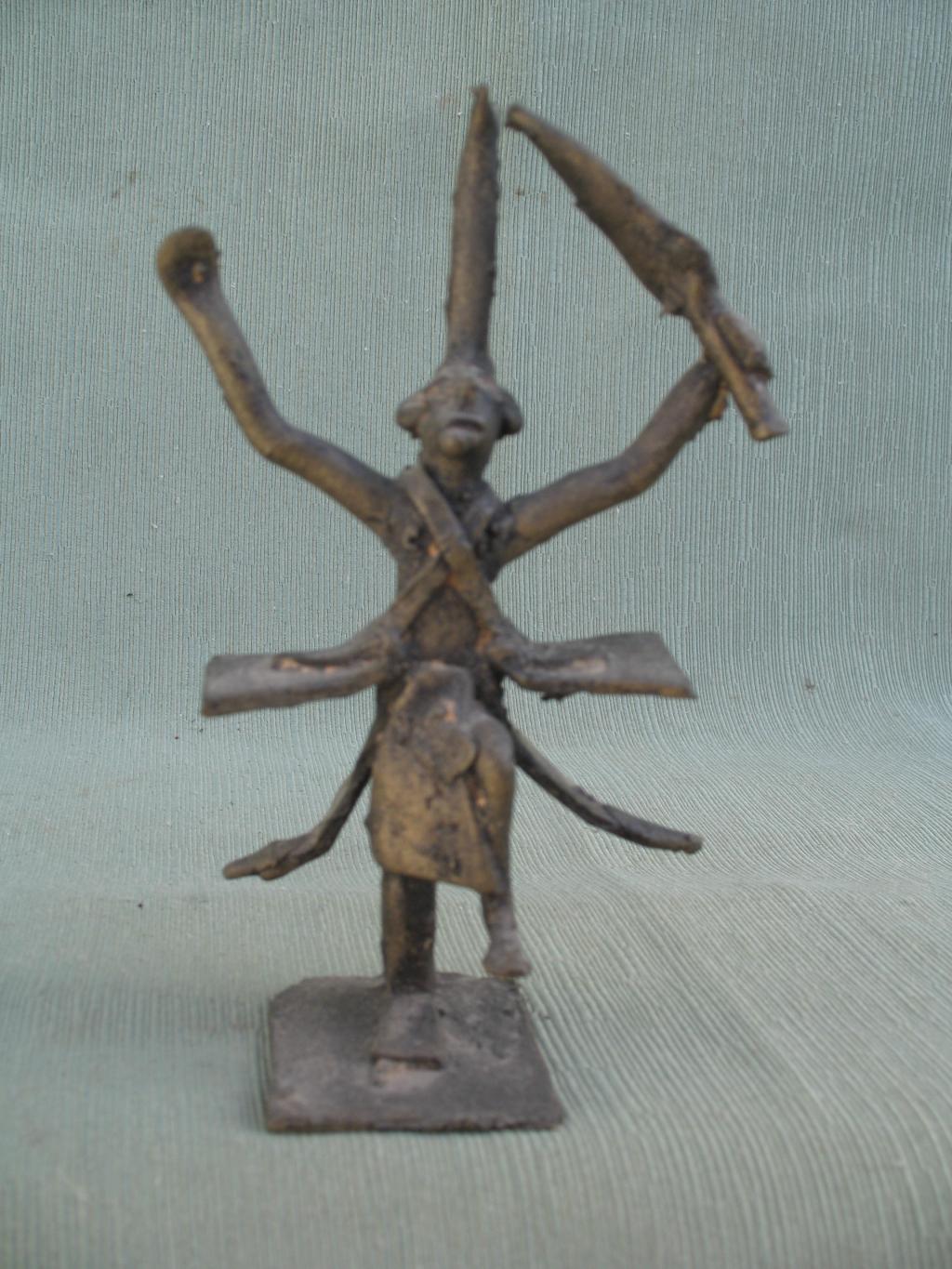 MUSICOS Y DANZANTES