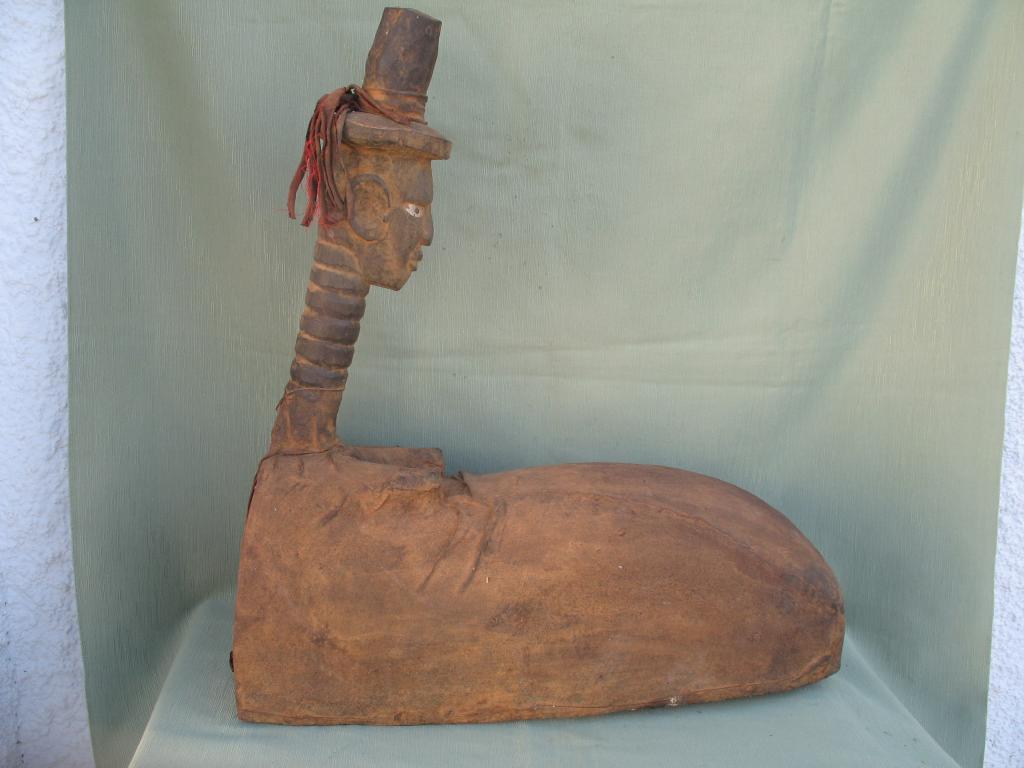 MUJER ENCINTA, ALTAR