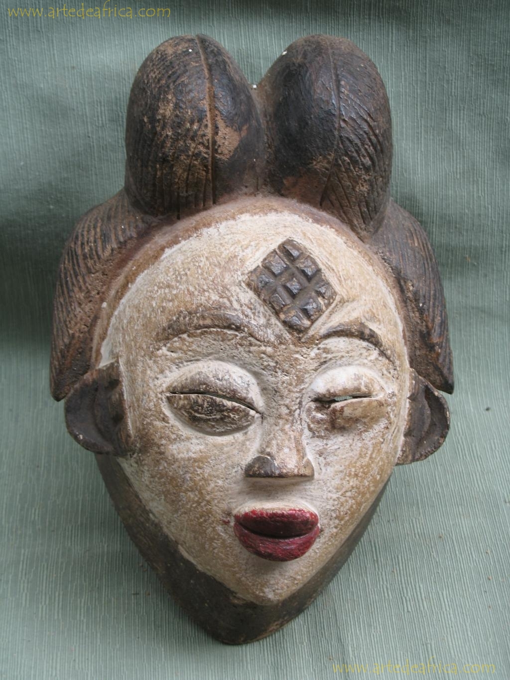 MASCARA MUKUYI NJABI