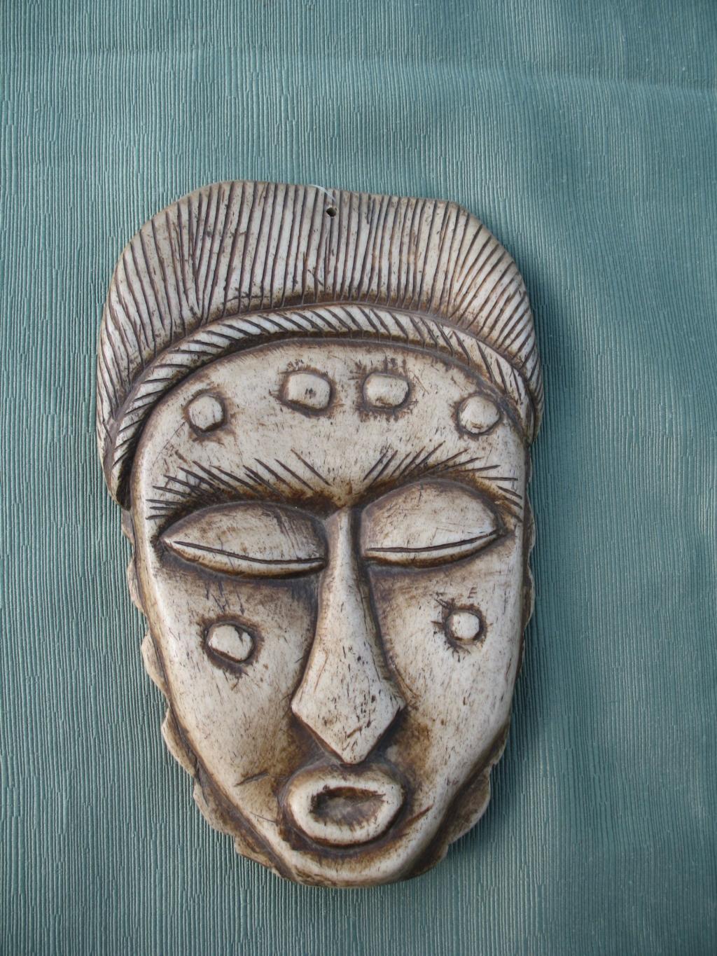 CABEZA CONMEMORATIVA