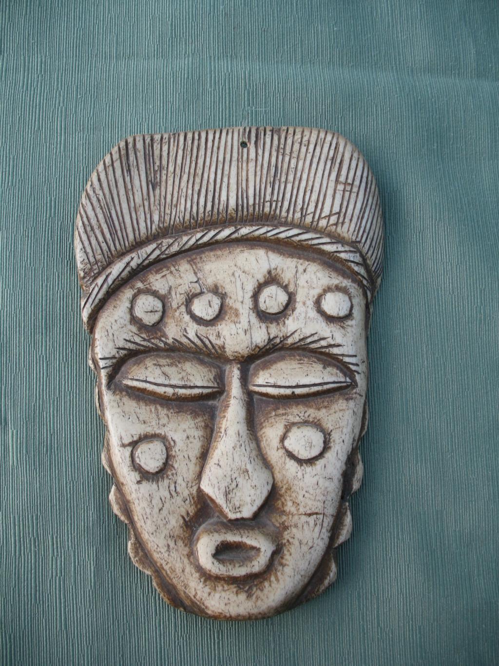 CABEZA CONMEMORATIVA