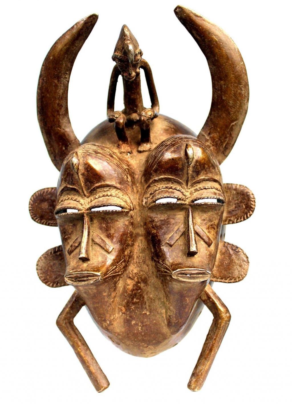 MASCARA NGAMBELE