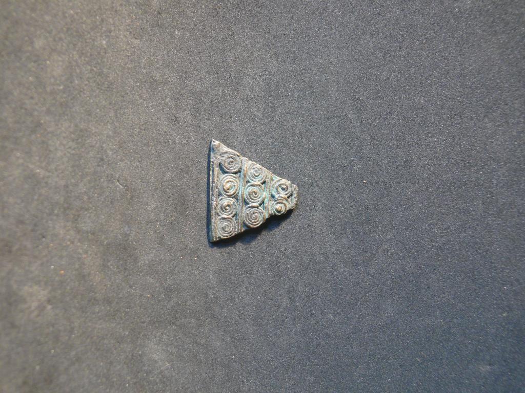PESA AKAN TRIANGULAR