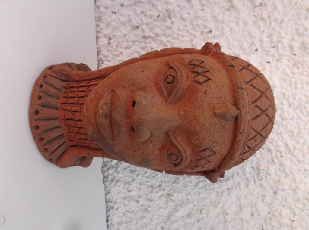 CABEZA FEMENINA DE IFE