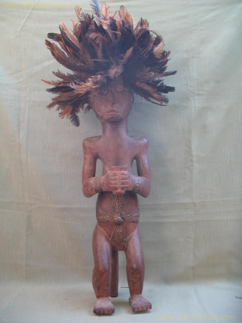 ESTATUA EYEMA BYERI