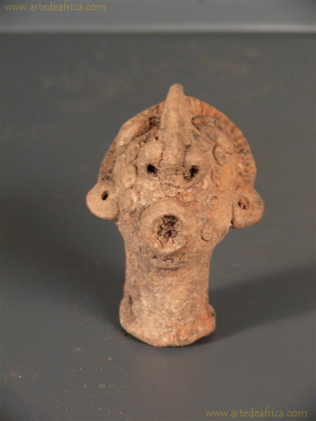 CABEZA ANTROPOMORFA
