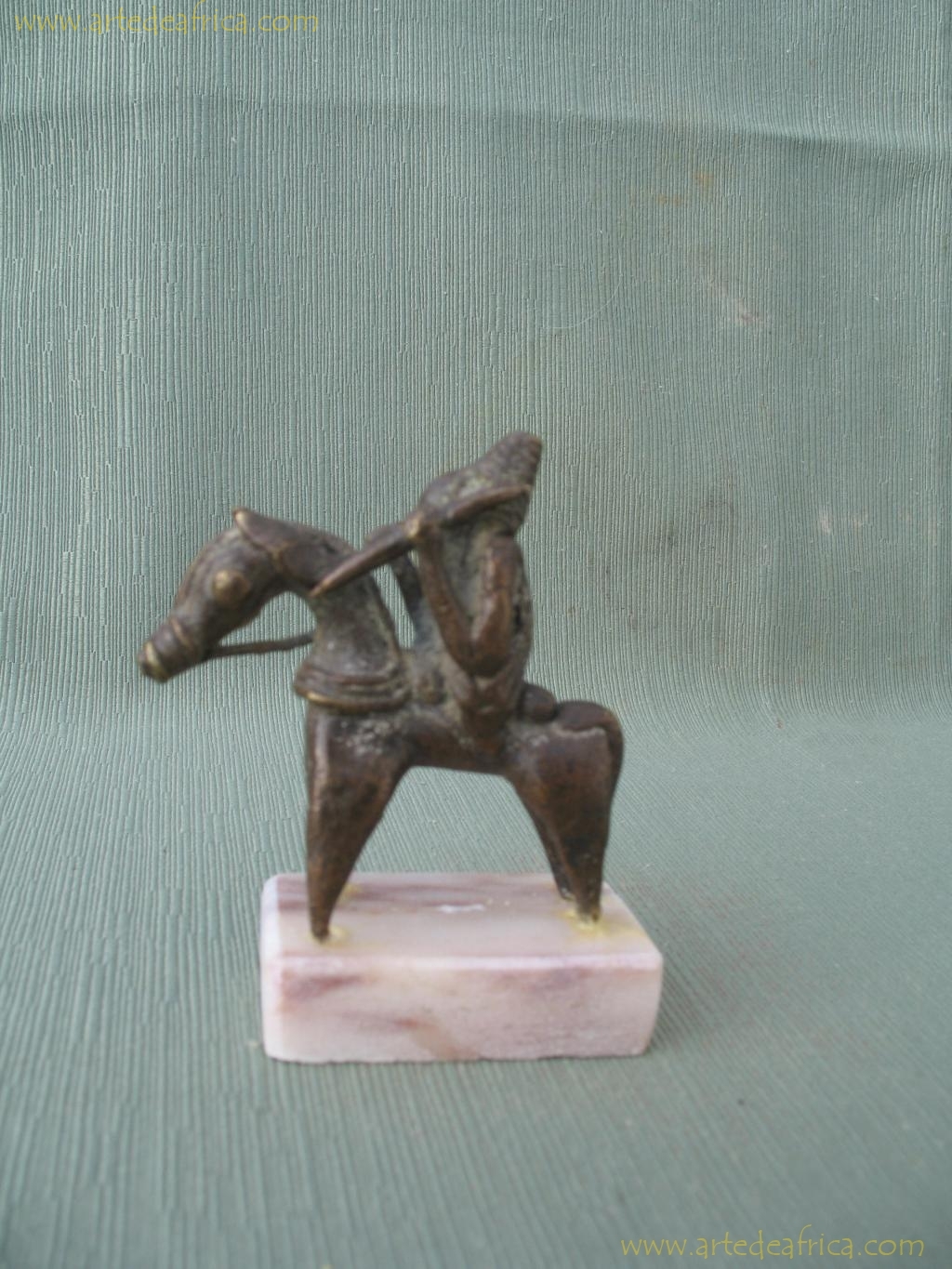 CABALLERO TARGUI CON ARCO