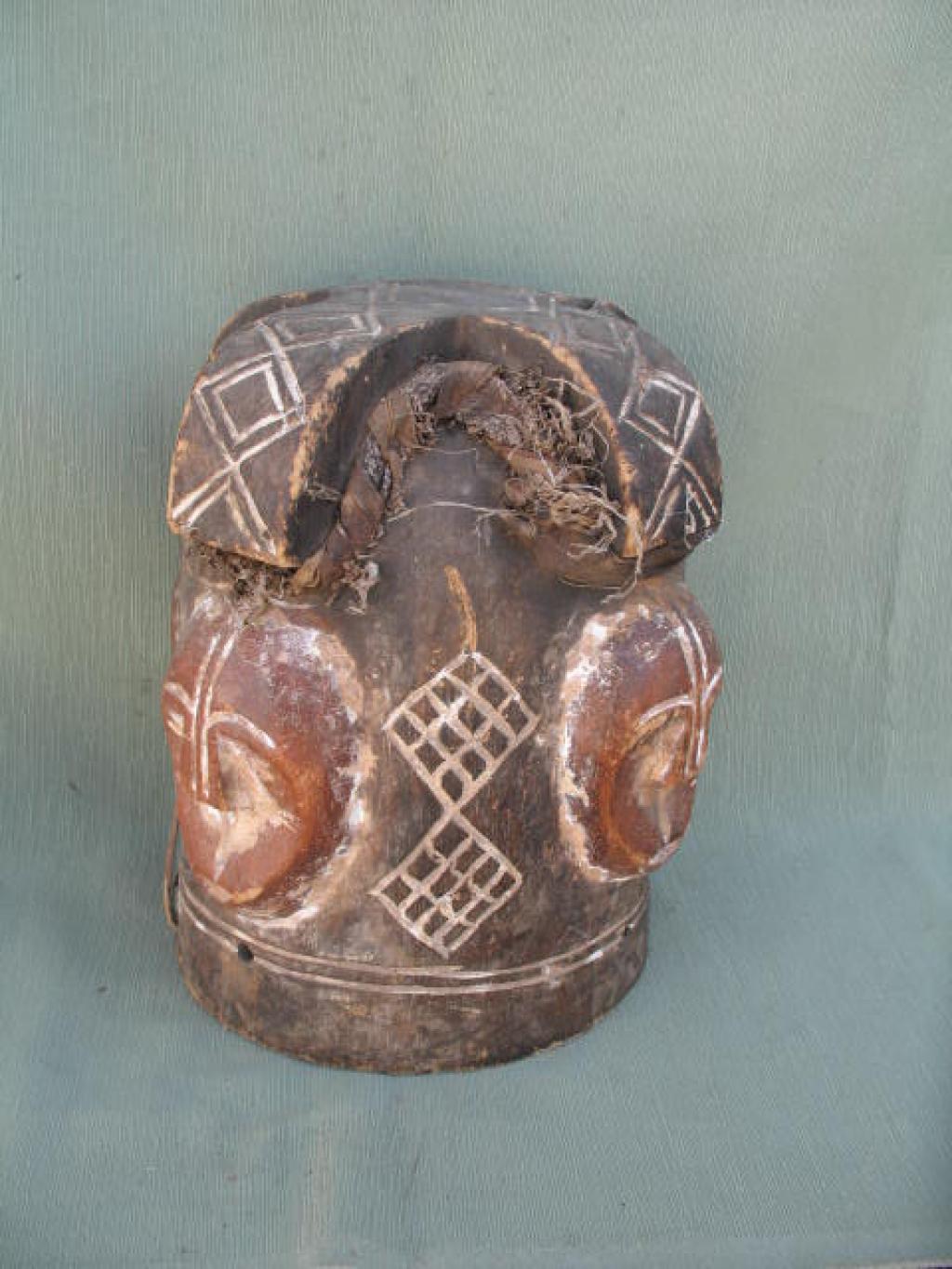 MASCARA NGONTANG