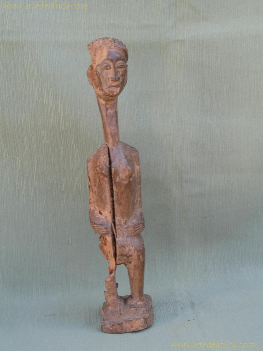 ESTATUA DE ANTEPASADO