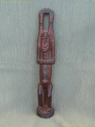 ESTATUA FEMENINA