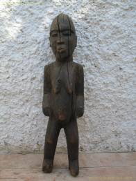 ESTATUA FEMENINA