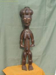 ESTATUA FEMENINA