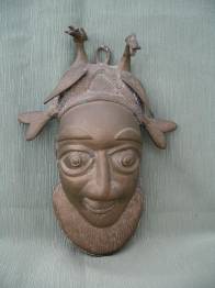 MASCARA DE BRONCE FEMENINA