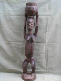 MUJER CON CANTARO