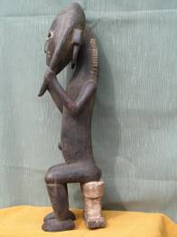 ESTATUA MASCULINA DEL DO