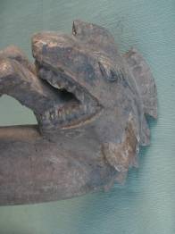 IRAN, DRAGON DEVORANDO HOMBRE