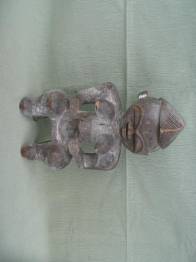 ANTEPASADA SENTADA