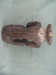DEIDAD MASCULINA CABEZA DE COCODRILO