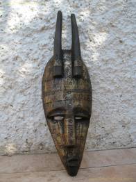 MASCARA DEL NTOMO CON LÁMINAS DE LATON