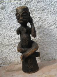 ESTATUA MASCULINA