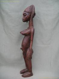 ESTATUA FEMENINA